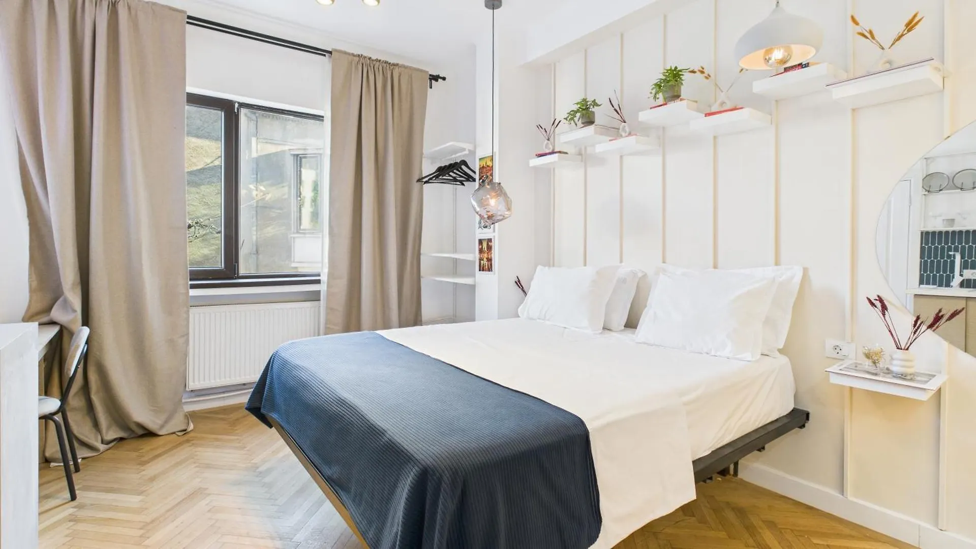 Apartment Chic Studio In The Heart Of City Bucharest Romania