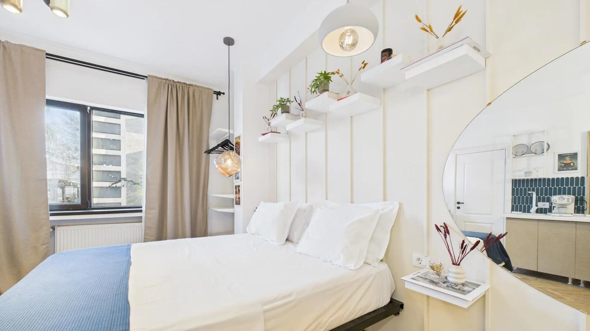 Apartment Chic Studio In The Heart Of City Bucharest